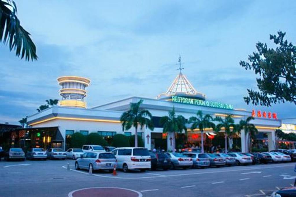Here Hotel Skudai Bagian luar foto