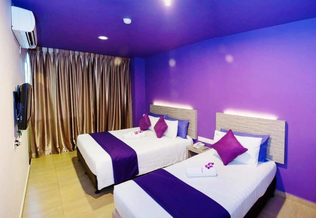 Here Hotel Skudai Bagian luar foto