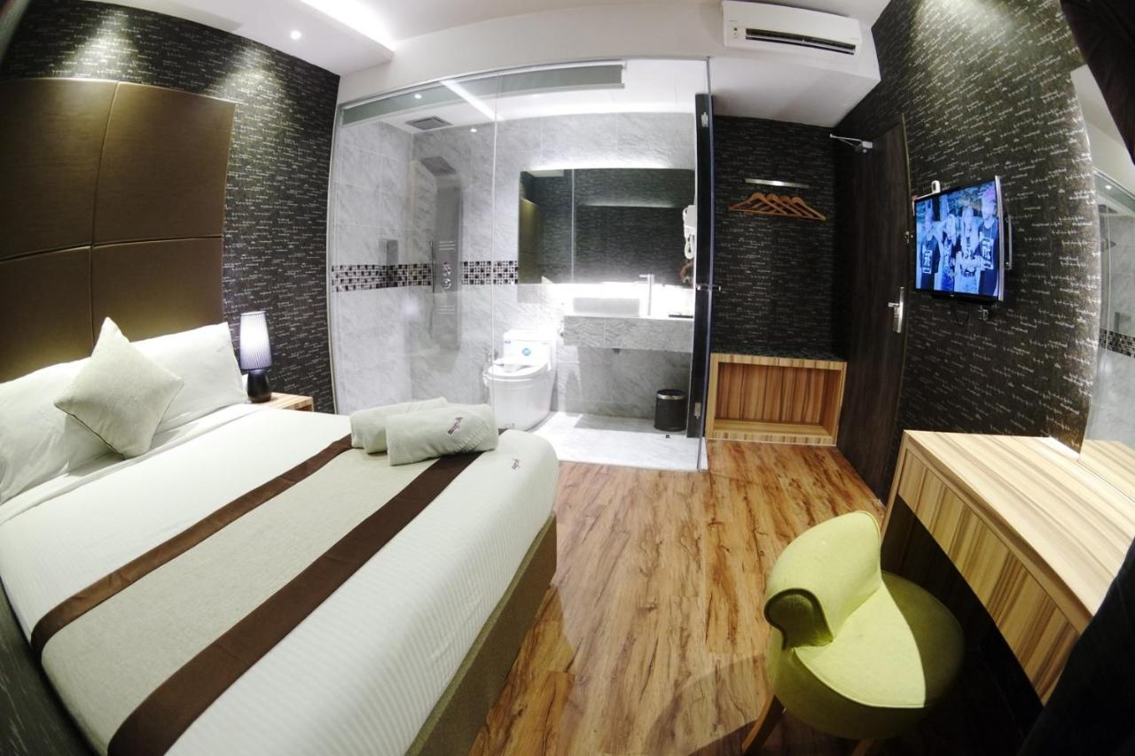 Here Hotel Skudai Bagian luar foto