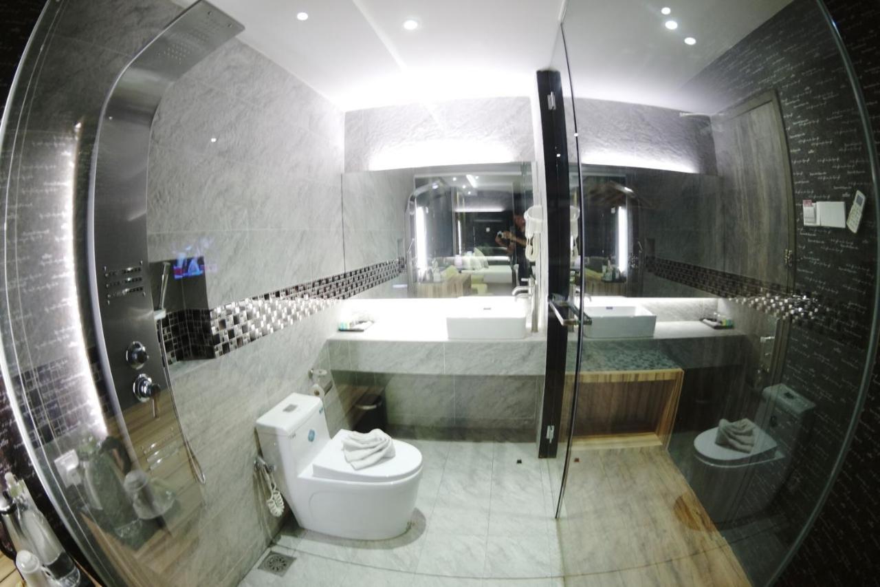 Here Hotel Skudai Bagian luar foto