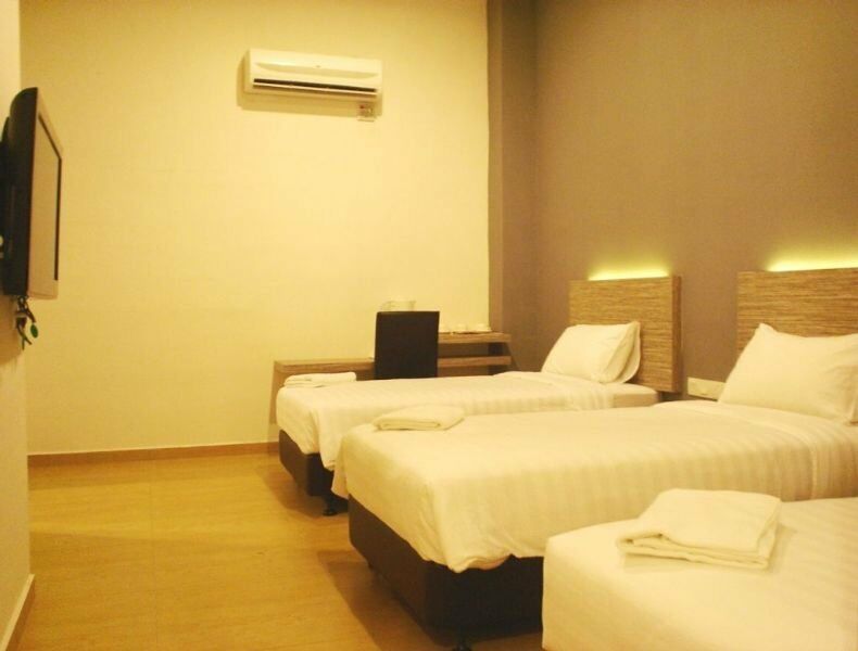 Here Hotel Skudai Bagian luar foto